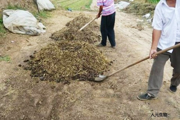 堆肥發(fā)酵制作有機(jī)肥的工藝方法